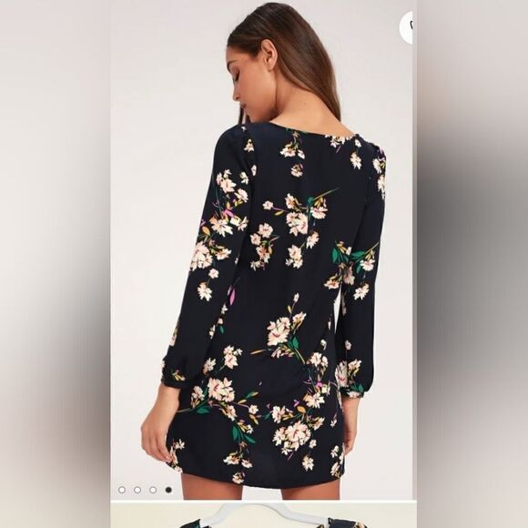 Lulus  Womans Floral/Navy Blue shift dress, Size Large - Picture 2 of 7